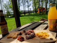 Gîte entièrement rénové - vue plaine de jeux - Chambres d’hôtes Signy-le-Petit