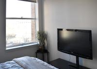 Downtown Aurora River Facing Gem - Ferienwohnung Aurora