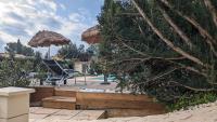 Studio cosy neuf calme -Parking Terrasse privée Piscine 5mn Gare TGV Aix et ZA Aix la Duranne 15 mn Aéroport Marseille - Chambres d'hôtes Cabriès