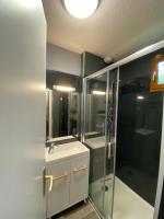 Gîte entièrement rénové - vue plaine de jeux - Chambres d'hôtes Signy-le-Petit
