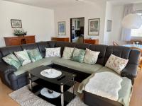 Lichtdurchflutete große Wohnung - B&B