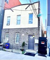 PRIVATE 2 BR Apt with PRIVATE Backyard in LIC !!! - Bed and Breakfast Roosevelt Island