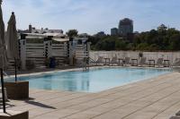 Chic Holiday Loft 10 Min to NYC with City View, Pool & Gym, Sleeps 6 - Ferienwohnung Jersey City
