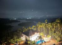 mountain lake view private pool villa -Wayanad - B&B