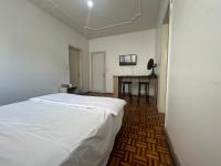 Basic Triple Room with Shared Bathroom