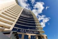 Luxury 3BR wOcean View Pool & Parking Beach Walks - Chambres d’hôtes