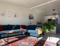 Elegant Townhouse, Breathtaking Views and Free Parking - B&B Ålesund