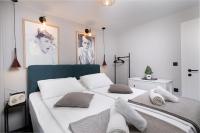 Deluxe One-Bedroom Apartment