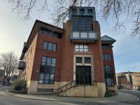 Town Centre Two-Bedroom - B&B Swindon