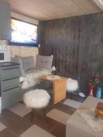 Apartment for rent just in front of the midnight sun staircase - Chambres d'hôtes Lavangen
