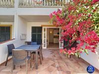 Can Alfredo, Apartamento Cala en Bosch con piscina, terraza y jardín privado - Chambres d'hôtes Cala'n Bosch