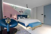 Queen Room with Pool View