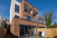 Luxury 5 Bedroom, 4 Bathroom Home in Purley - Bed and Breakfast