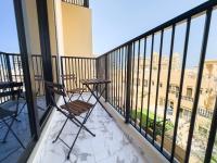 One-Bedroom Apartment with View