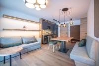 Apartment with Mountain View