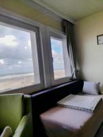A cozy studio with a sleeping area and a fantastic sea view T43 - B&B Ostenda