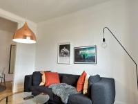 Deluxe One-Bedroom Apartment