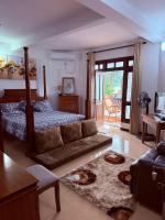 Kamer met Queensize Bed en Balkon