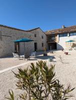 Vineyard Villa with Pool and Hot Tub - B&B Razac-de-Saussignac