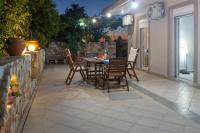 Casa Anthea 3 bedroom apartment with Garden - B&B