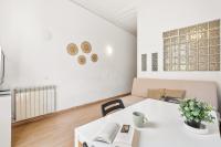 5BR for 7 Elevator Walk to Sant Antoni - Chambres d'hôtes Barcelone