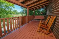 Cutest, comfiest log cabin with great screened in porch! - B&B