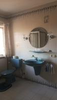 Single Room with Private Bathroom (4)