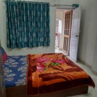 Beautiful AC Room, Best Location, Furnished with Kitchen, TV, Fridge, Washing Machine etc at Pachpedinaka Raipur - B&B
