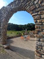 Auberge des Quatre Moulines - Bed and Breakfast Le Longeron