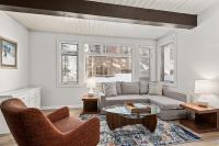 Mountainside Studio with Pool, 3 Min Walk to Mountain - Bed and Breakfast Snowmass Village