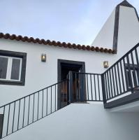 Casa and Company - Azorean Boutique House - Unique Heritage Property near ocean - Chambres d'hôtes Santa Cruz da Graciosa