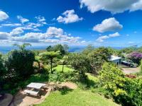 Mountain Retreat Scenic Getaway with BBQ - B&B