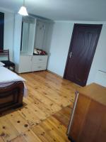Tweepersoonskamer met 2 Aparte Bedden en Balkon