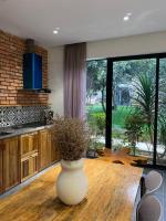 Large Mango Villa - B&B Ba Vì