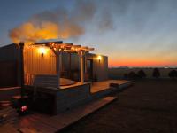 Cozy Hut with the included Hot Tub-Prime Rentals - B&B