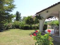 197 - Villetta a schiera trilocale al Taunus, con portico e ampio giardino di mq 400 - climatizzata SPIAGGIA INCLUSA - Bed and Breakfast Numana