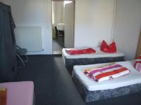 Basic Driepersoonskamer met Gedeelde Badkamer