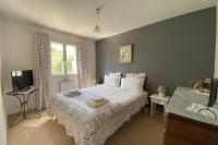 At Tinou's spacious quiet house with garden for 2 people - Chambres d’hôtes L'Isle