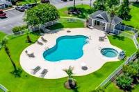 2Br 2Ba Condo on Golf Course - B&B