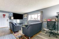 11 Mi to Kincaid Park Convenient and Cozy Apt! - B&B