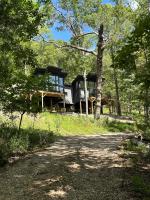 Firefly2 - luxury lakeside treehouse with hot tub - B&B Eureka Springs