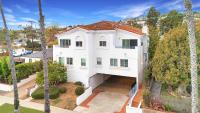 1 Mile to the Beach Sunny Coastal Retreat - B&B