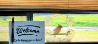 Bird House, Romance Glamping Pup Paradise Near River ADA - Chambres d’hôtes Smithville
