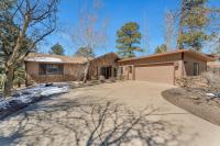 Country Club Cabin with Hot Tub - B&B Flagstaff