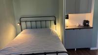 Private Room in Cologne Poll - B&B