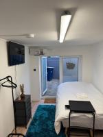 Studio in NW9 - B&B