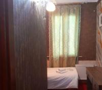 Eenpersoonskamer met Gedeelde Badkamer en Toilet 