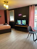 Superb apartment for 4 people, center - auto museum - Ferienwohnung
