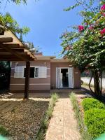 Casa Aconchego com piscina bem localizada - B&B