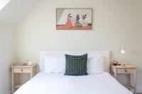 Three-Bedroom Deluxe Apartment